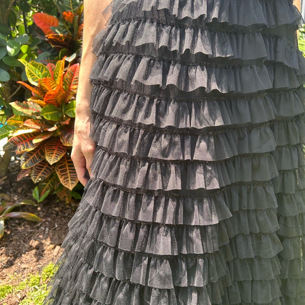 Elegant Black Evening Gown, Size 3-4 - Picture 5 of 7